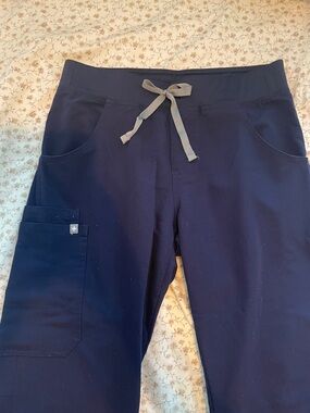 FIGS Technical Collection Flare Pant in Navy (Size Small)